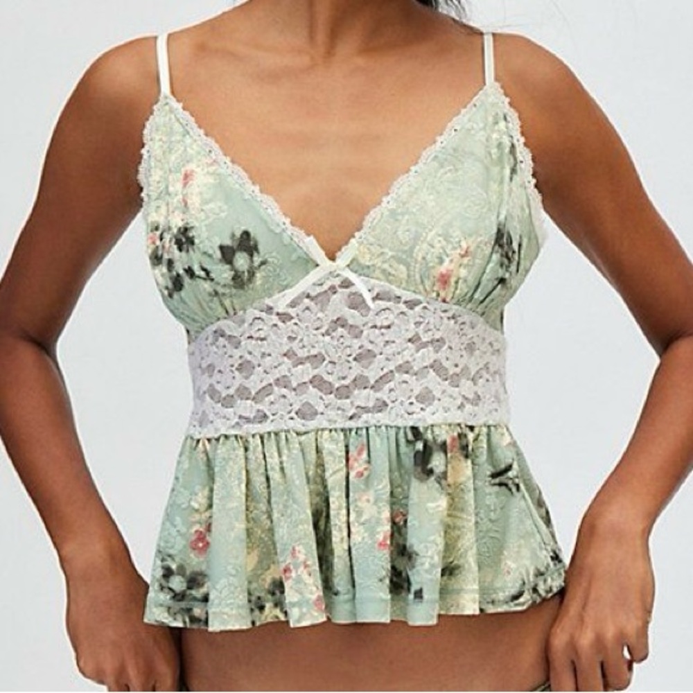 Floral Lace Trim Peplum Top
